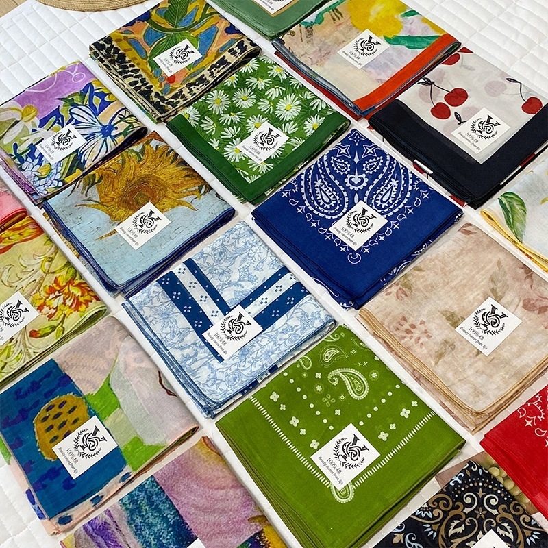 Kwadratowa chusta damska ze 10 – Bandana Cotton recenzja i cena