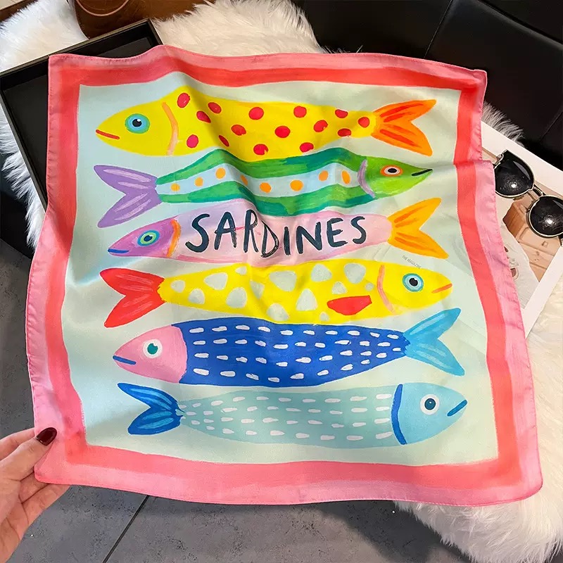 Kwadratowe jedwabne apaszki da – Scarf Silk Square recenzja i cena