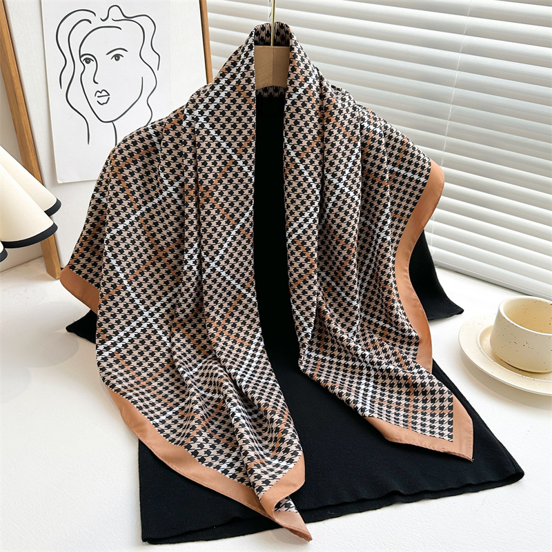 Nowa letnia apaszka z jedwabiu – Silk Tie Striped recenzja i cena